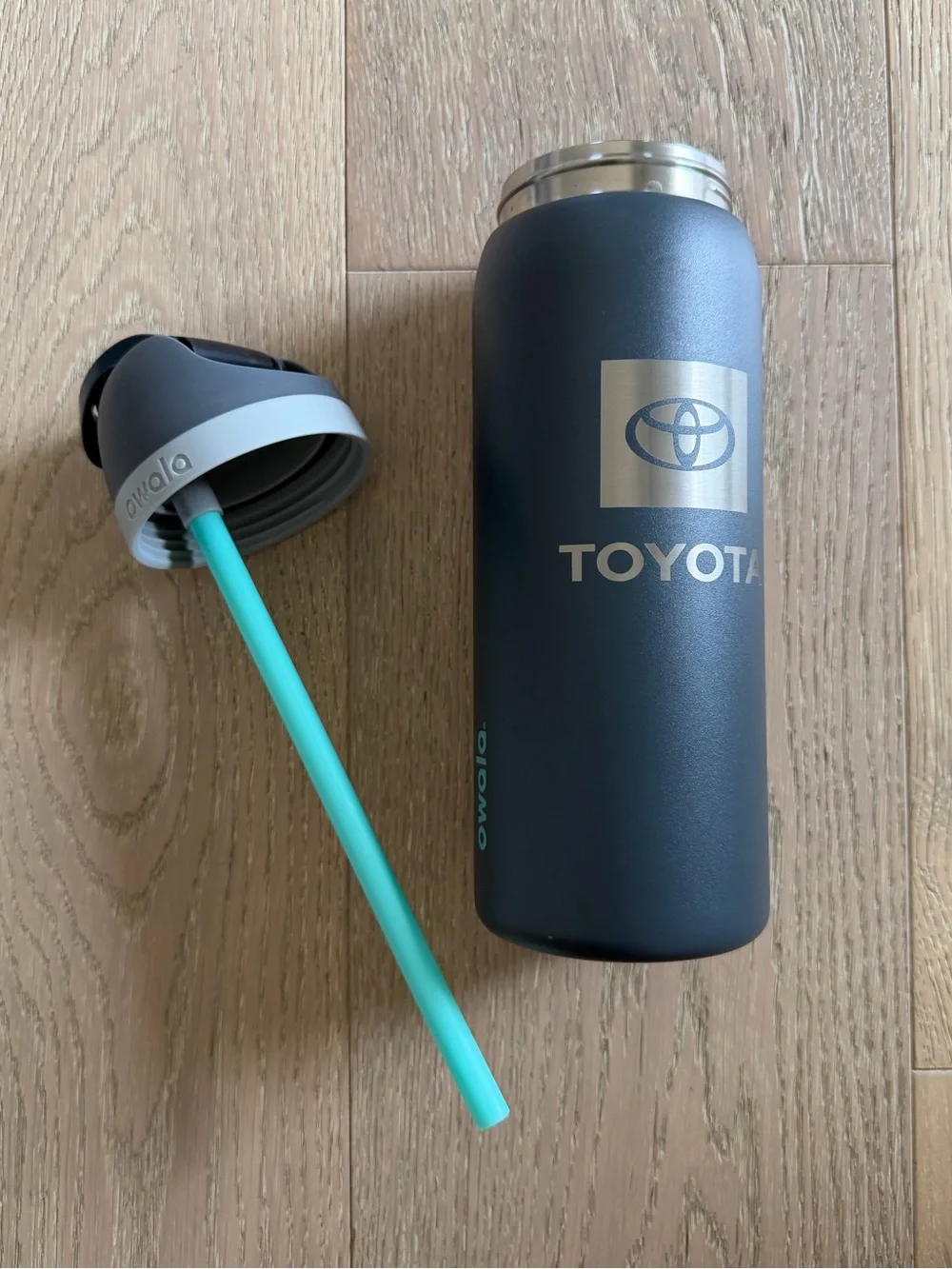 Owala FreeSip Water Bottle Tumbler 32oz